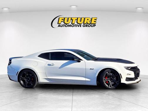 Summit White 2019 Chevrolet Camaro 1SS
