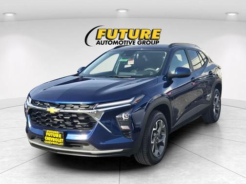 Blue Glow Metallic 2024 Chevrolet Trax LT