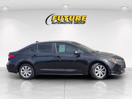 White 2021 Toyota Corolla LE