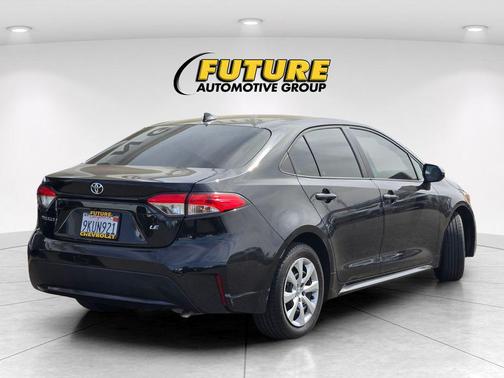 White 2021 Toyota Corolla LE