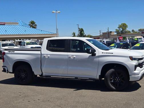 Summit White 2026 Chevrolet Silverado 1500 RST