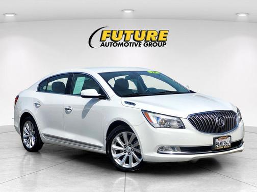 Summit White 2016 Buick LaCrosse Base