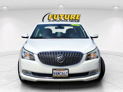 Summit White 2016 Buick LaCrosse Base