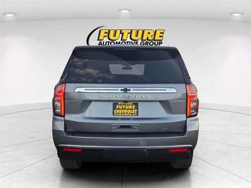 2022 Chevrolet Suburban LT