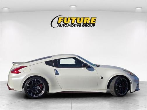 2017 Nissan 370Z NISMO