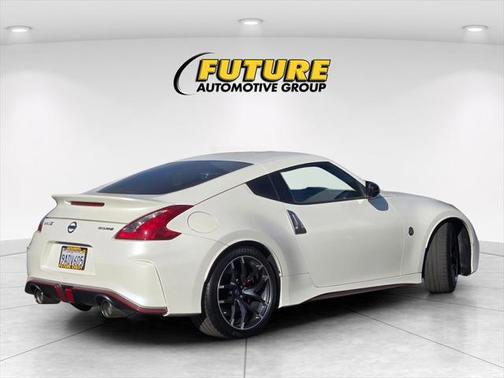 2017 Nissan 370Z NISMO