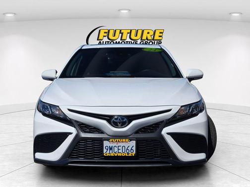 Ice Cap 2024 Toyota Camry SE
