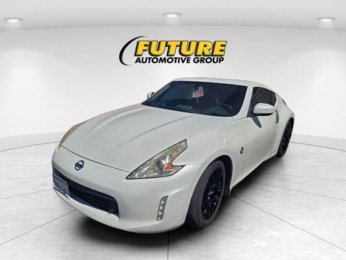 Pearl White 2013 Nissan 370Z Base