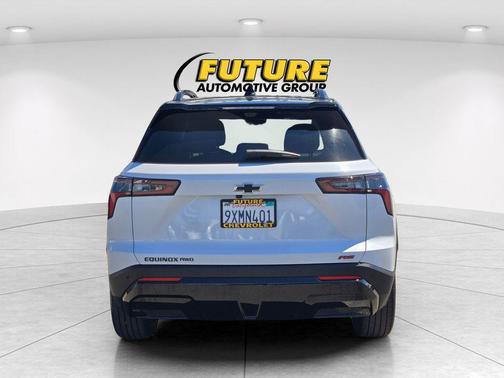 Polar White Tricoat 2026 Chevrolet Equinox AWD RS