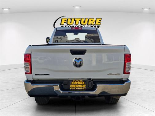 2024 RAM 3500 Big Horn Crew Cab 4x4 8' Box