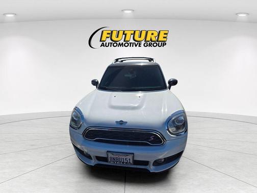 Light White 2020 MINI Countryman Cooper S