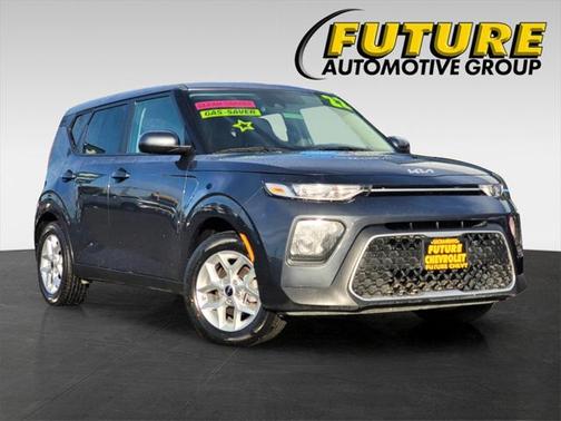 Gravity Gray 2022 Kia Soul LX