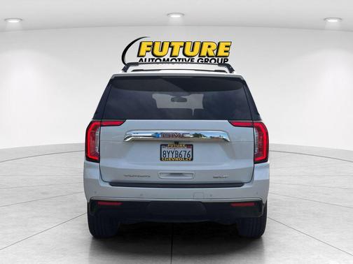 White Frost Tricoat 2022 GMC Yukon SLT