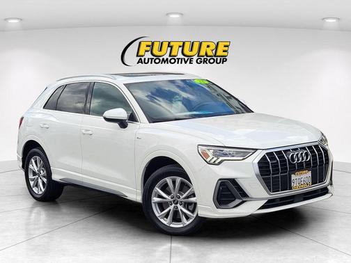 Glacier White Metallic 2023 Audi Q3 Premium 45 TFSI S line quattro Tiptronic
