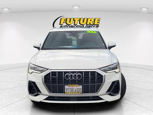 Glacier White Metallic 2023 Audi Q3 Premium 45 TFSI S line quattro Tiptronic