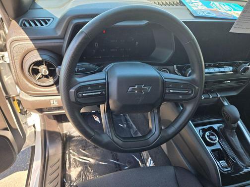 Summit White 2026 Chevrolet Colorado Trail Boss