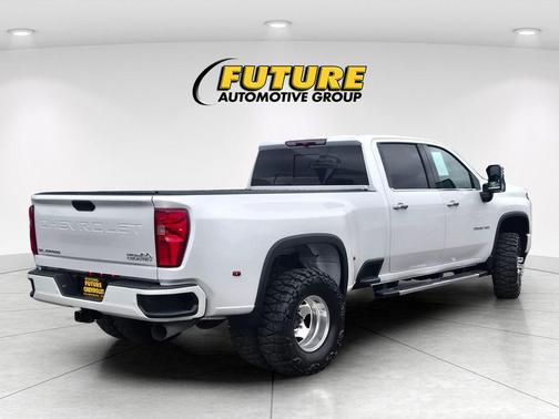 Iridescent Pearl Tricoat 2022 Chevrolet Silverado 3500 High Country