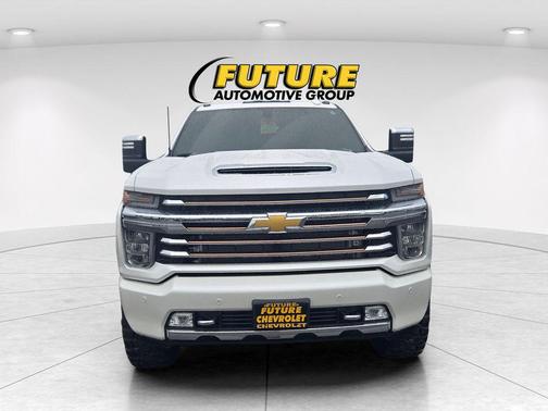 Iridescent Pearl Tricoat 2022 Chevrolet Silverado 3500 High Country