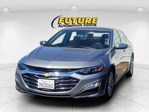 Sterling Gray Metallic 2024 Chevrolet Malibu FWD 1LT