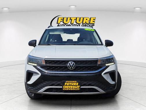 Pure White 2024 Volkswagen Taos 1.5T S