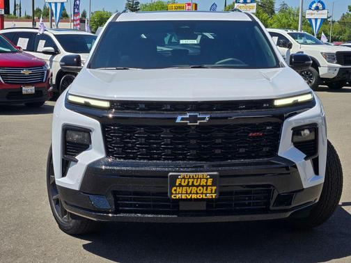 Polar White Tricoat 2026 Chevrolet Traverse RS