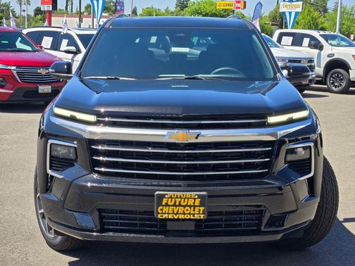 Mosaic Black Metallic 2026 Chevrolet Traverse High Country