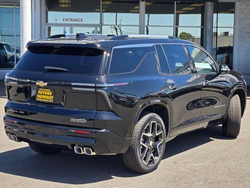 Mosaic Black Metallic 2026 Chevrolet Traverse High Country