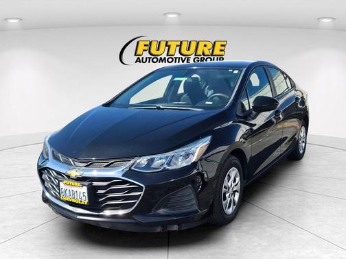 Mosaic Black Metallic 2019 Chevrolet Cruze LS