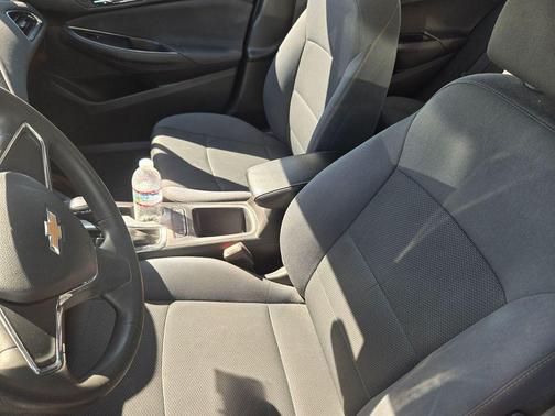 Mosaic Black Metallic 2019 Chevrolet Cruze LS