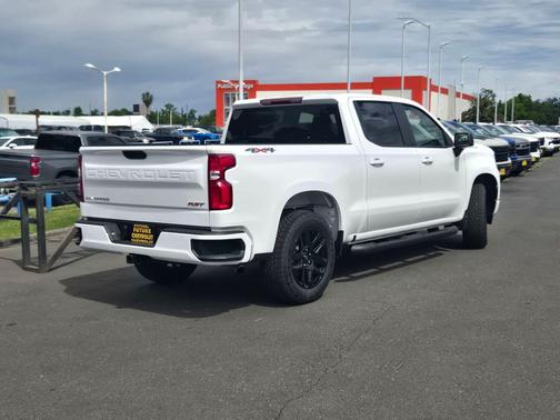 Summit White 2026 Chevrolet Silverado 1500 LT