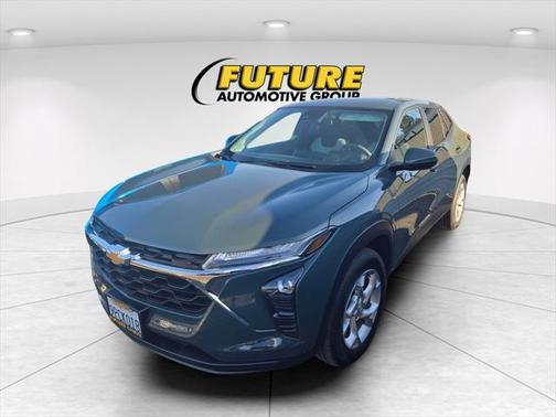 2025 Chevrolet Trax LS