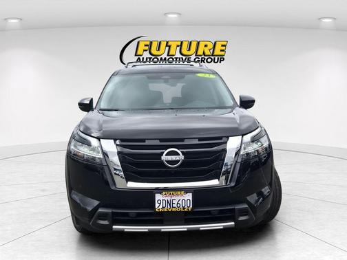 Super Black 2023 Nissan Pathfinder SL FWD