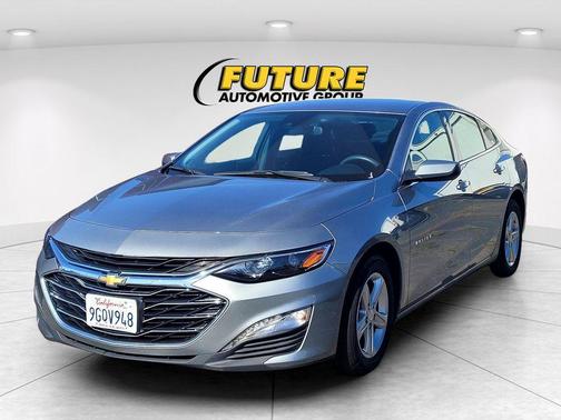Sterling Gray Metallic 2023 Chevrolet Malibu FWD 1LT