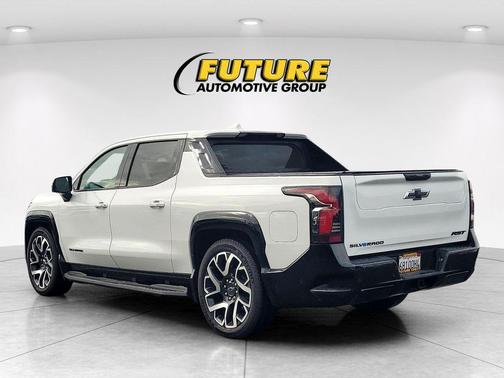 Summit White 2025 Chevrolet Silverado EV RST