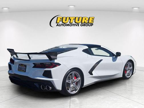 Arctic White 2020 Chevrolet Corvette Stingray w/3LT