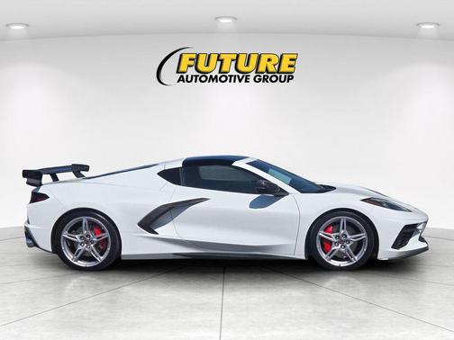 Arctic White 2020 Chevrolet Corvette Stingray w/3LT