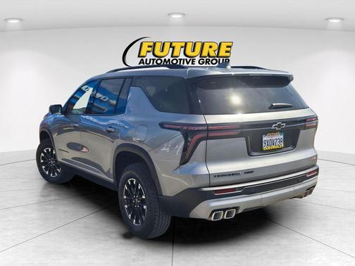 Sterling Gray Metallic 2026 Chevrolet Traverse AWD Z71