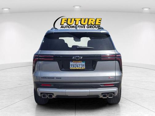 Sterling Gray Metallic 2026 Chevrolet Traverse AWD Z71