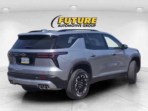 Sterling Gray Metallic 2026 Chevrolet Traverse AWD Z71