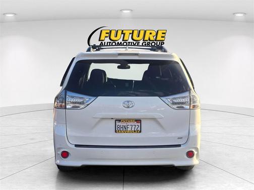 2019 Toyota Sienna SE