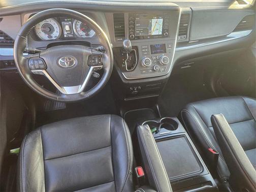 2019 Toyota Sienna SE
