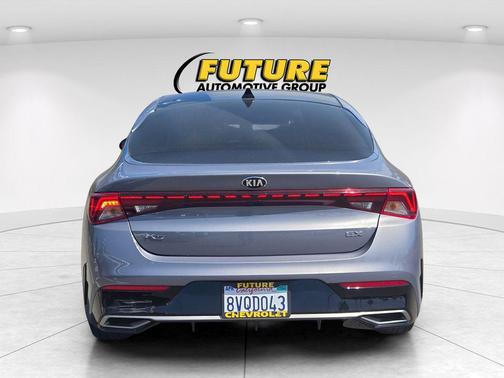 Everlasting Silver 2021 Kia K5 EX