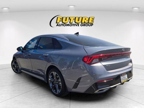 Everlasting Silver 2021 Kia K5 EX