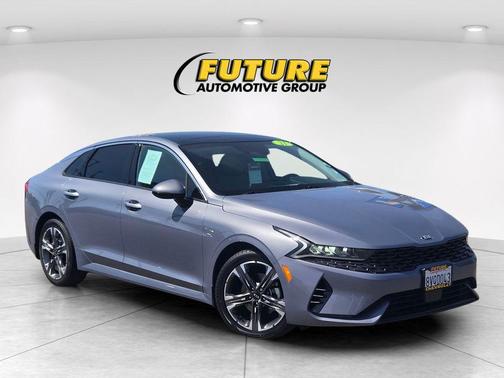 Everlasting Silver 2021 Kia K5 EX