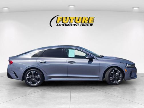 Everlasting Silver 2021 Kia K5 EX