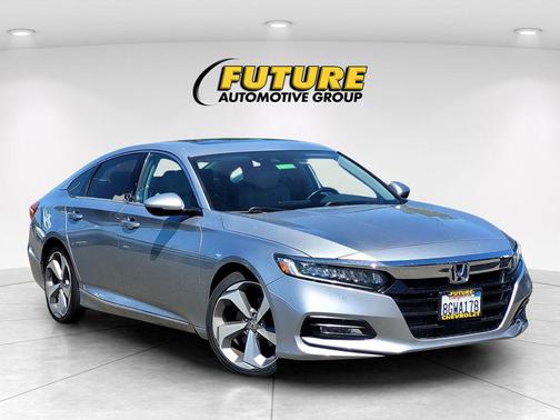 Crystal Black Pearl 2018 Honda Accord Touring