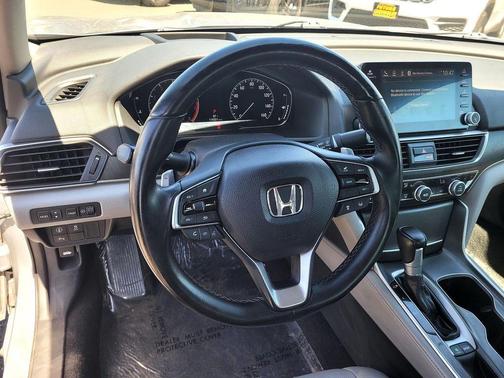 Crystal Black Pearl 2018 Honda Accord Touring