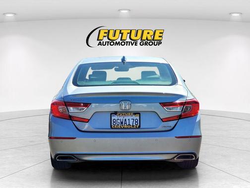 Crystal Black Pearl 2018 Honda Accord Touring