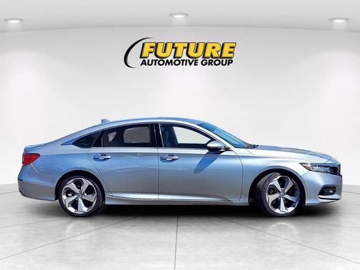 Crystal Black Pearl 2018 Honda Accord Touring