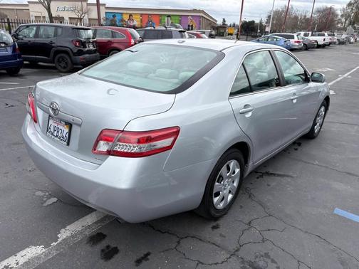 2010 Toyota Camry LE